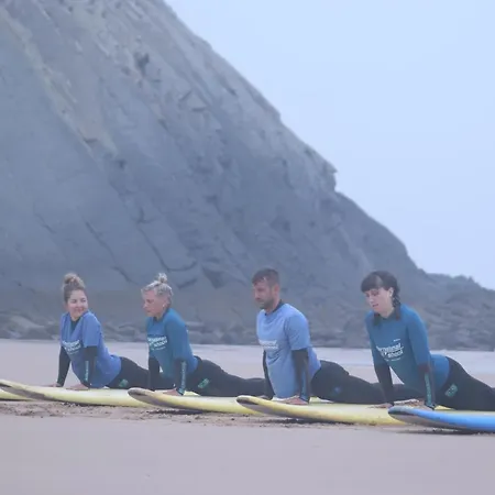 Vendégház International Surf School & Camp