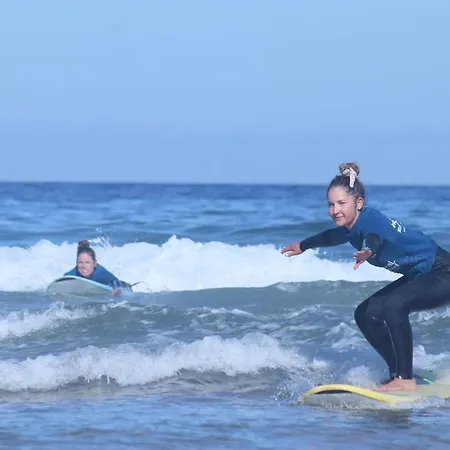 International Surf School & Camp ساغريش