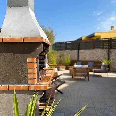 بيت ضيافة International Surf School & Camp